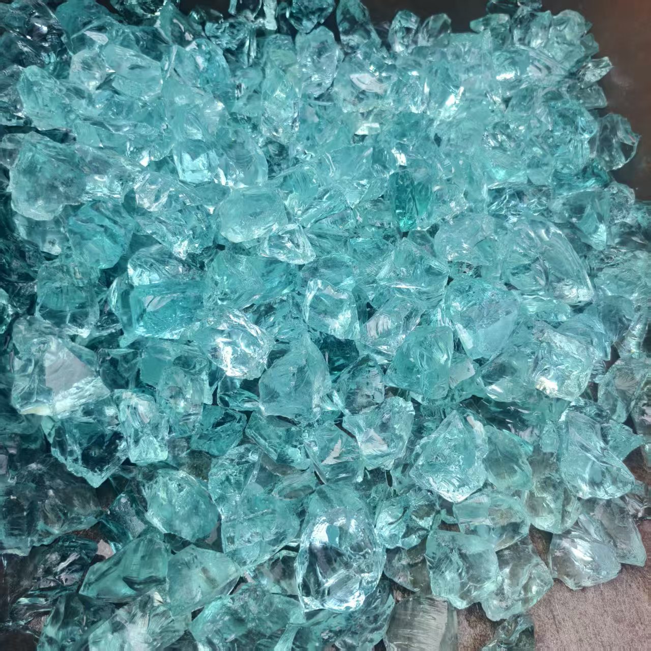 Colored Glass Block Manufacturer Natural Glass Stone for Stone Cage Wall Aquarium Decoration Landscaping Glass Gravel Sea Glass Stone