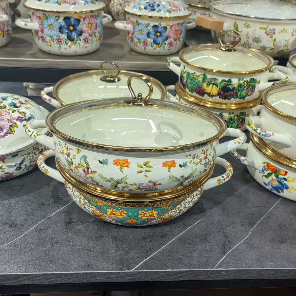 Old-Fashioned Enamel Stew Pot, Hot Pot, Universal for Gas and Induction Cookers, Multifunctional Seafood Pot, Enamel Soup Pot, Stew Pot