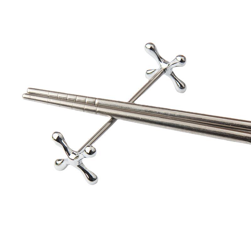 In-Stock 8cm Plum Blossom Stainless Steel Chopstick Rest Japanese and Korean Animal Chopstick Holder Amazon Best-Selling Selection Metal Chopstick Rest