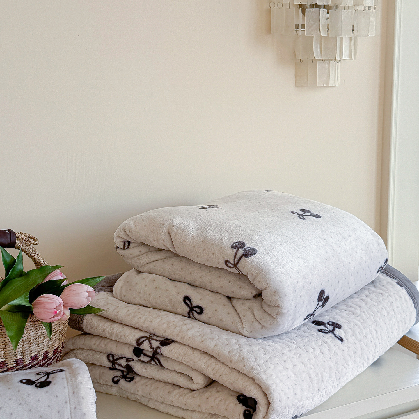 Soft and Cozy~ Autumn and Winter Bed Cover Set, Milk Velvet Four-Piece Set, Simple and Fresh, Girly Style, Fleece-Lined, Thickened, Warm Velvet 4