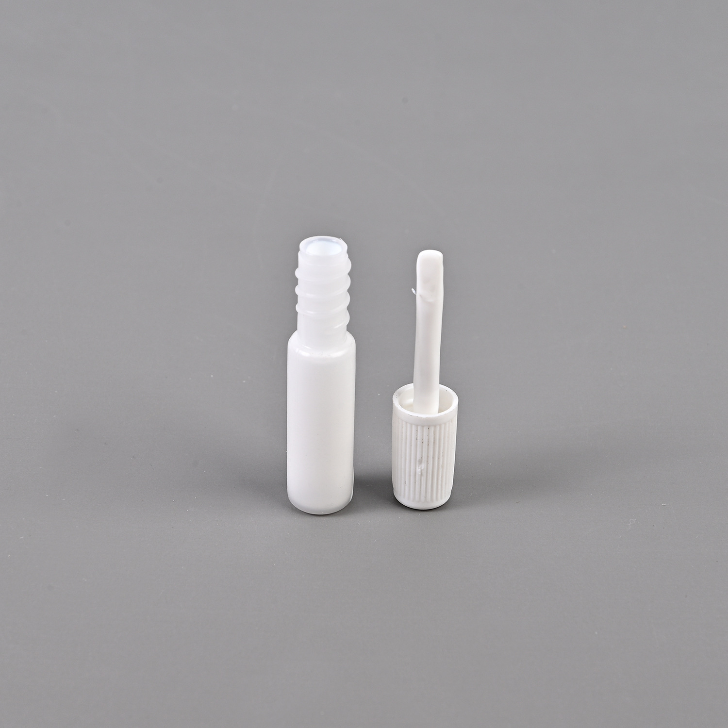Small bottle glue false eyelash glue small round bottle glue eyelash glue wholesale