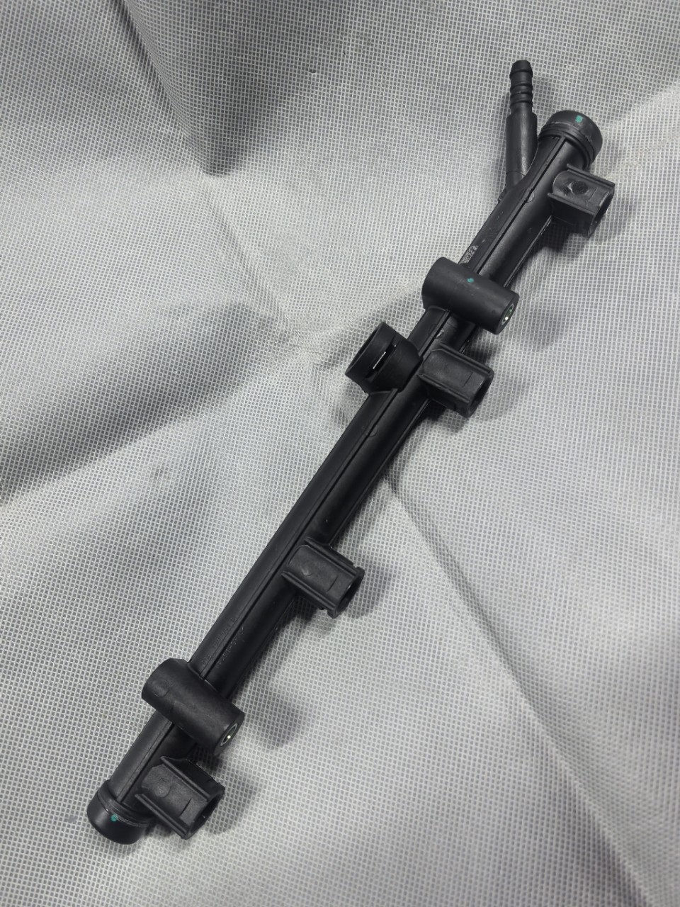 06K133681D 06k133681g 06K133681E Is Suitable for Magotan Golf Tiguan Fuel Distributor