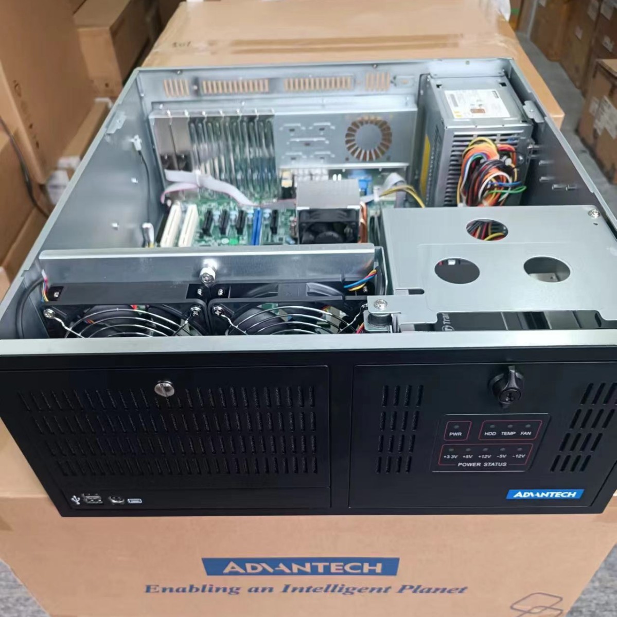 Advantech ACP-4000MB industrial computer 4U height 19 inch rack type industrial computer box