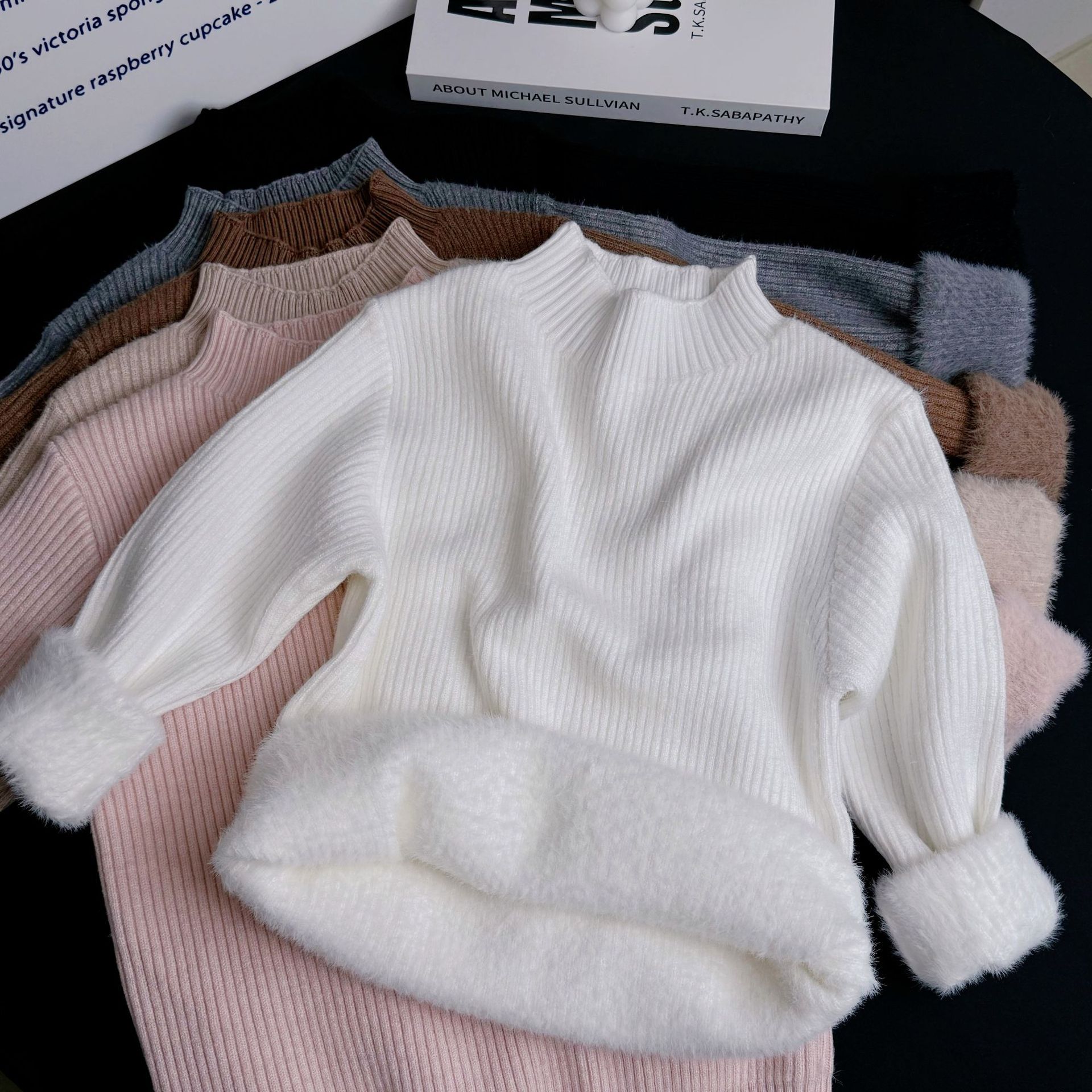 Baby Sweater for Boys and Girls fleece-lined Thickened One-piece Velvet Base Knitted Sweater for Children and Infants A New Winter Style