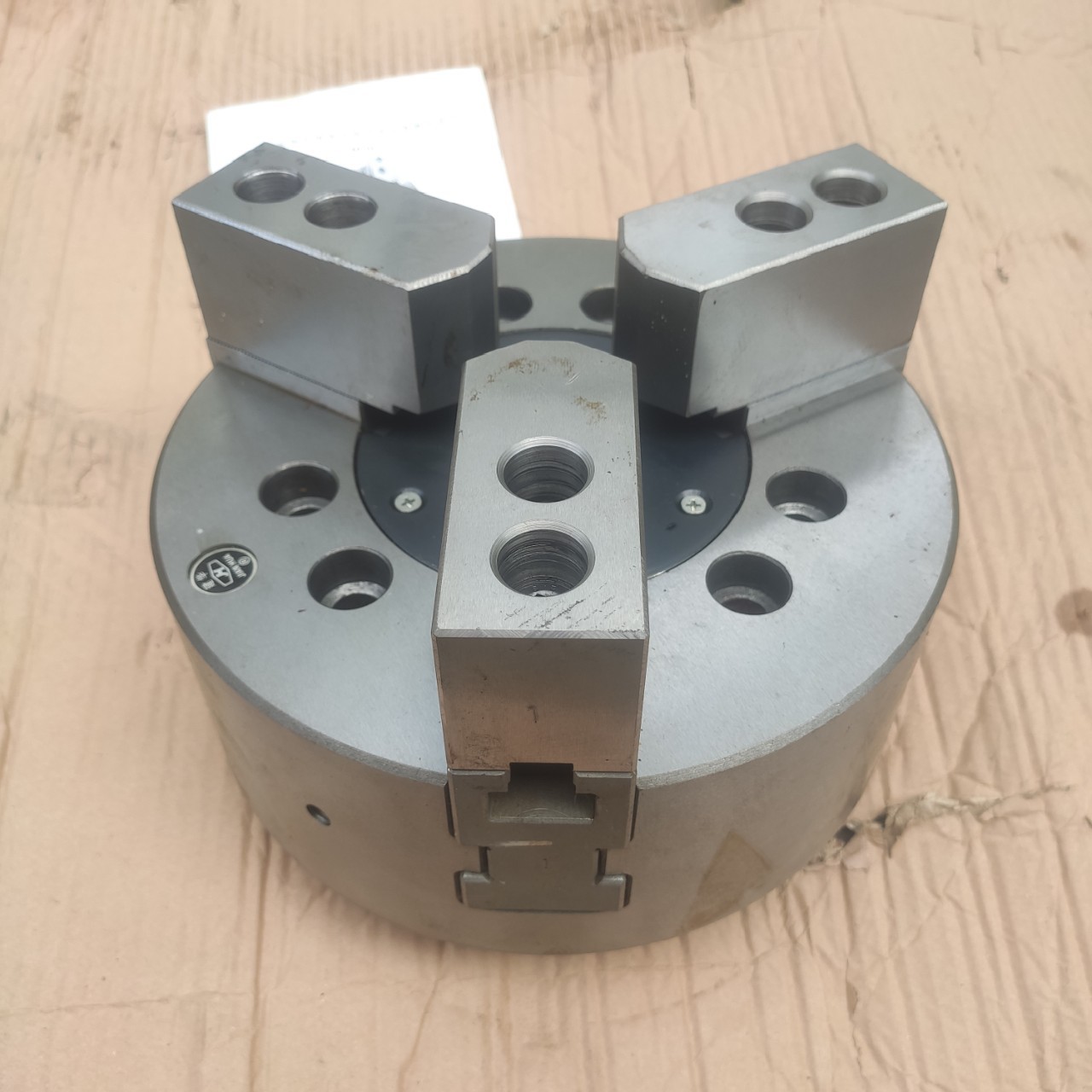 Machine lathe Wuxi Jianhua three-jaw wedge power chuck K 51 500