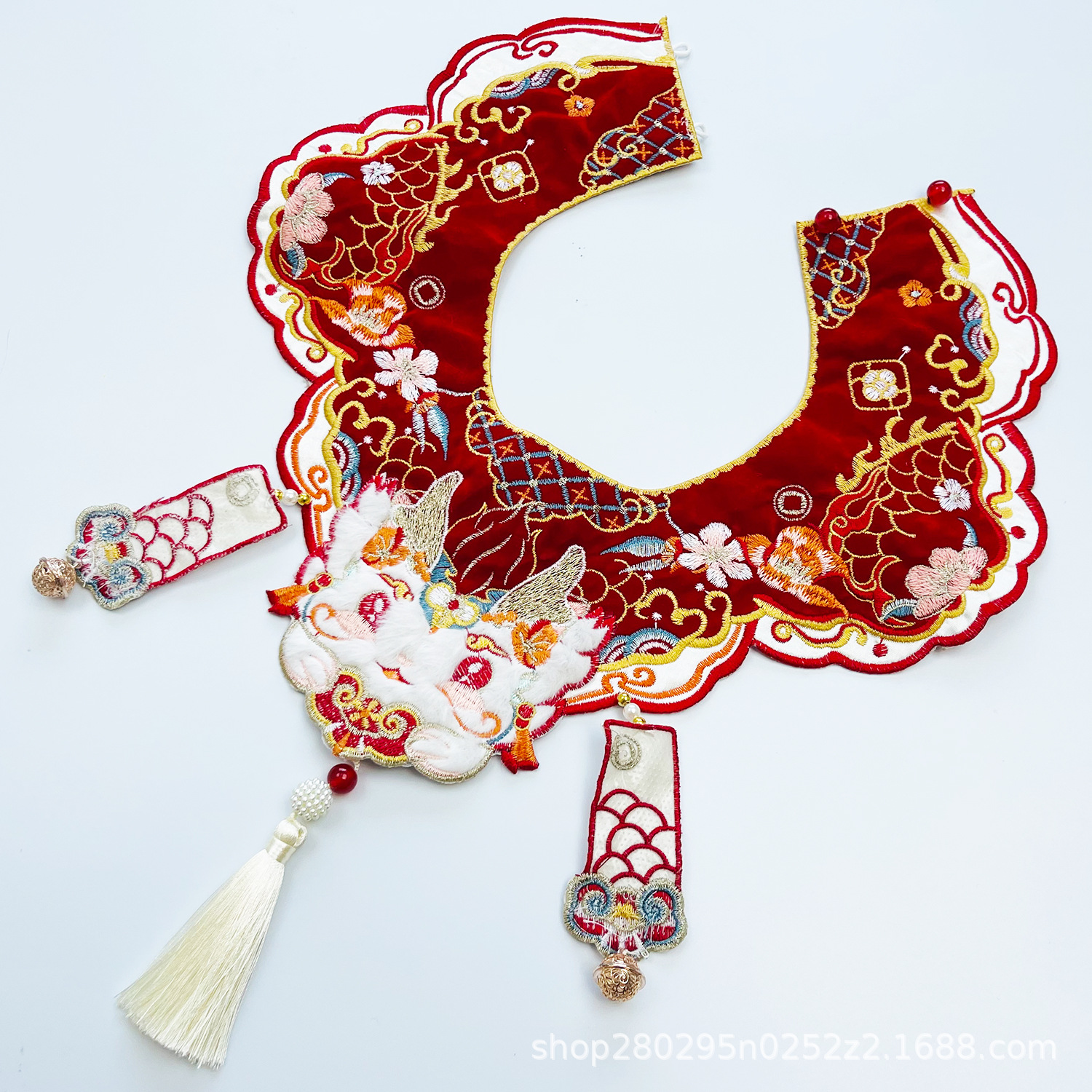 Guofeng Embroidery Cartoon Bell Red False Collar Winter New New Year Festive Costume Hanfu Cloud Shoulder in stock