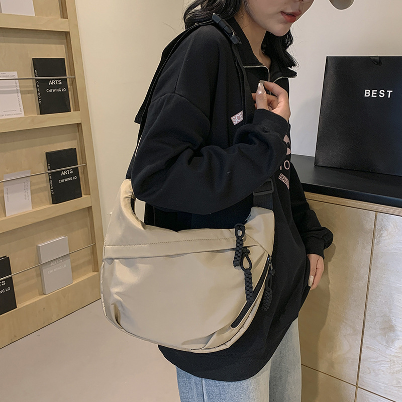 Fashionable Commuting Large Capacity Shoulder Bag Women's 2024 Spring New Casual Easiest for Match Tote Bag Korean Style Underarm Bag