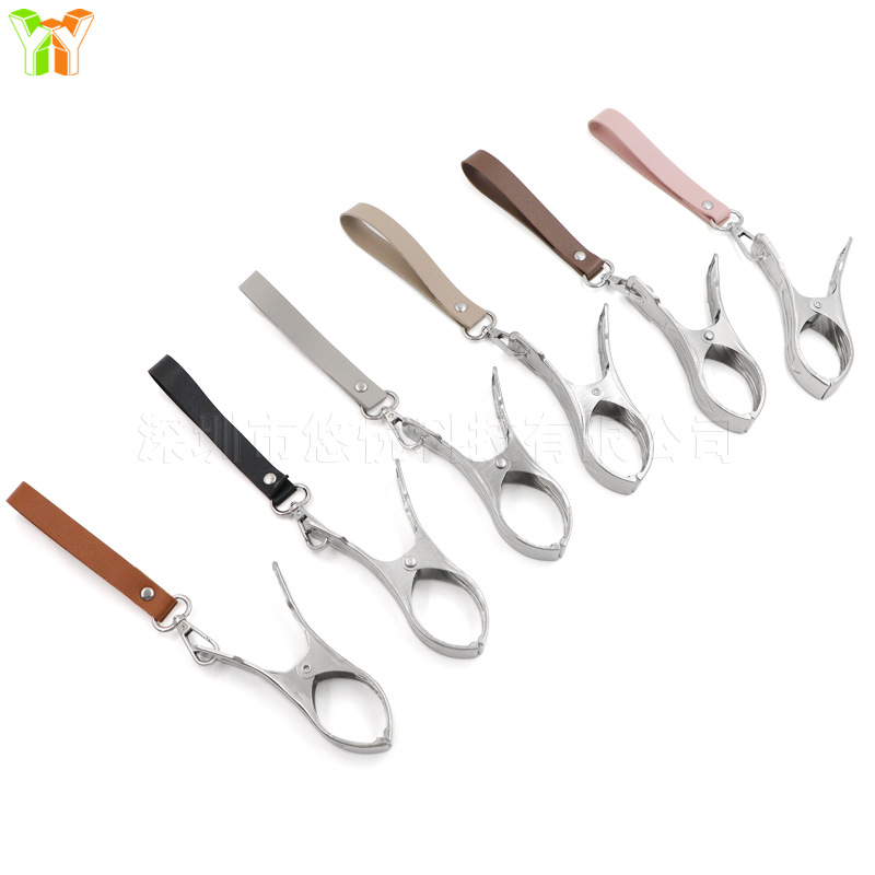 In stock leather children's shoes clip out portable children's shoes hook baby shoes storage shoes clip dance shoes clip