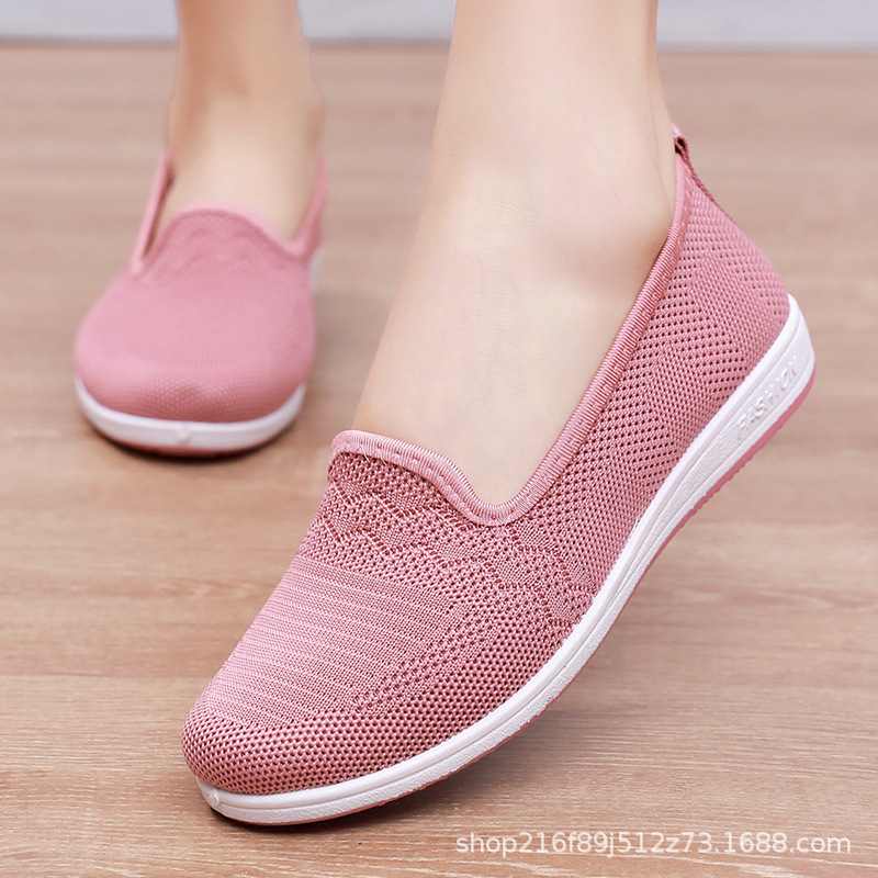 Summer old Beijing cloth shoes women's breathable knitted shoes for middle-aged and elderly mothers comfortable flat casual slip-on mesh shoes