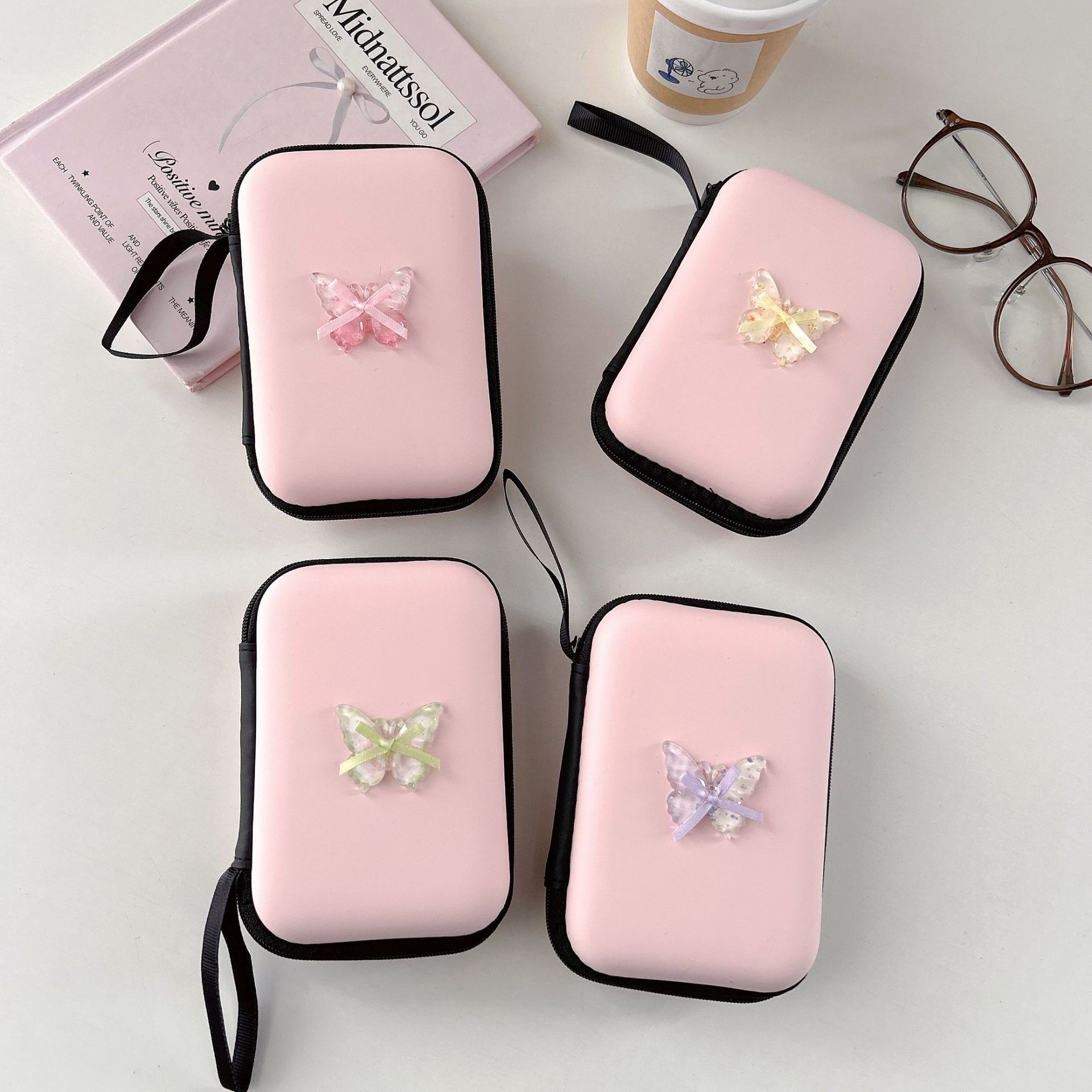 Персонализированная сумка для хранения кабеля наушников в форме сердца с бабочкой, квадратная сумка для цифровых аксессуаров, для помады и камеры