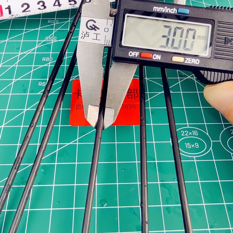 The Manufacturer Supplies Solid Carbon Fiber Rods with Anti-Sagging and High Strength. Carbon Rods Can Be Cut to Length and Multiple Specifications as Required