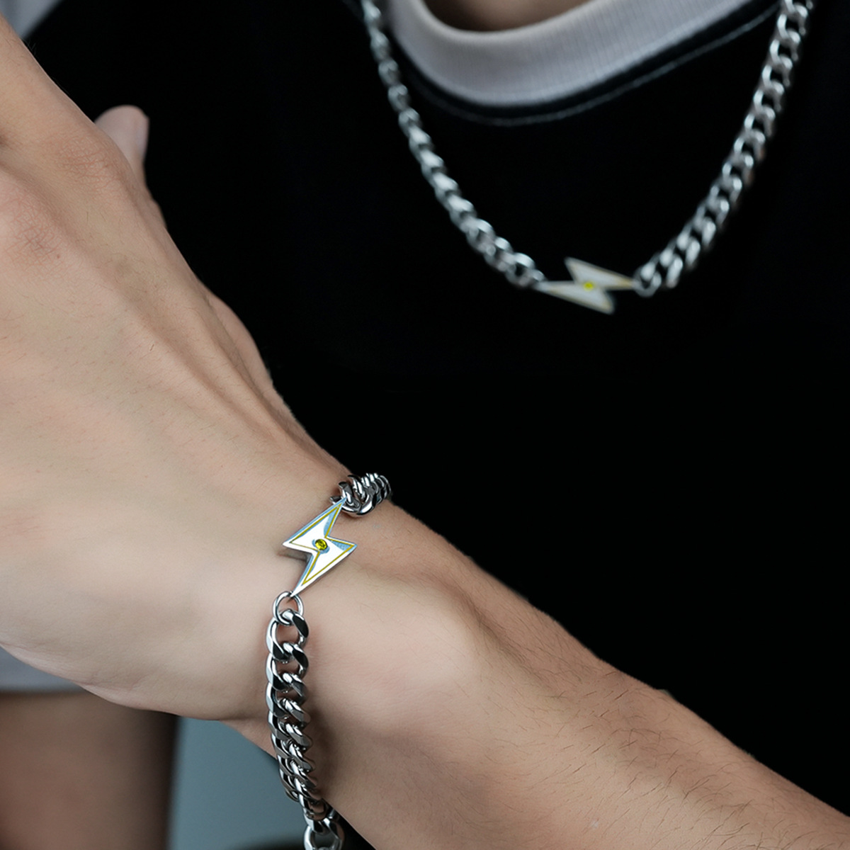 Lightning Titanium Steel Necklace for Men, Hip-Hop Trendy Design, High-End, Simple, Versatile, Personalized Niche Gift Bracelet for Women