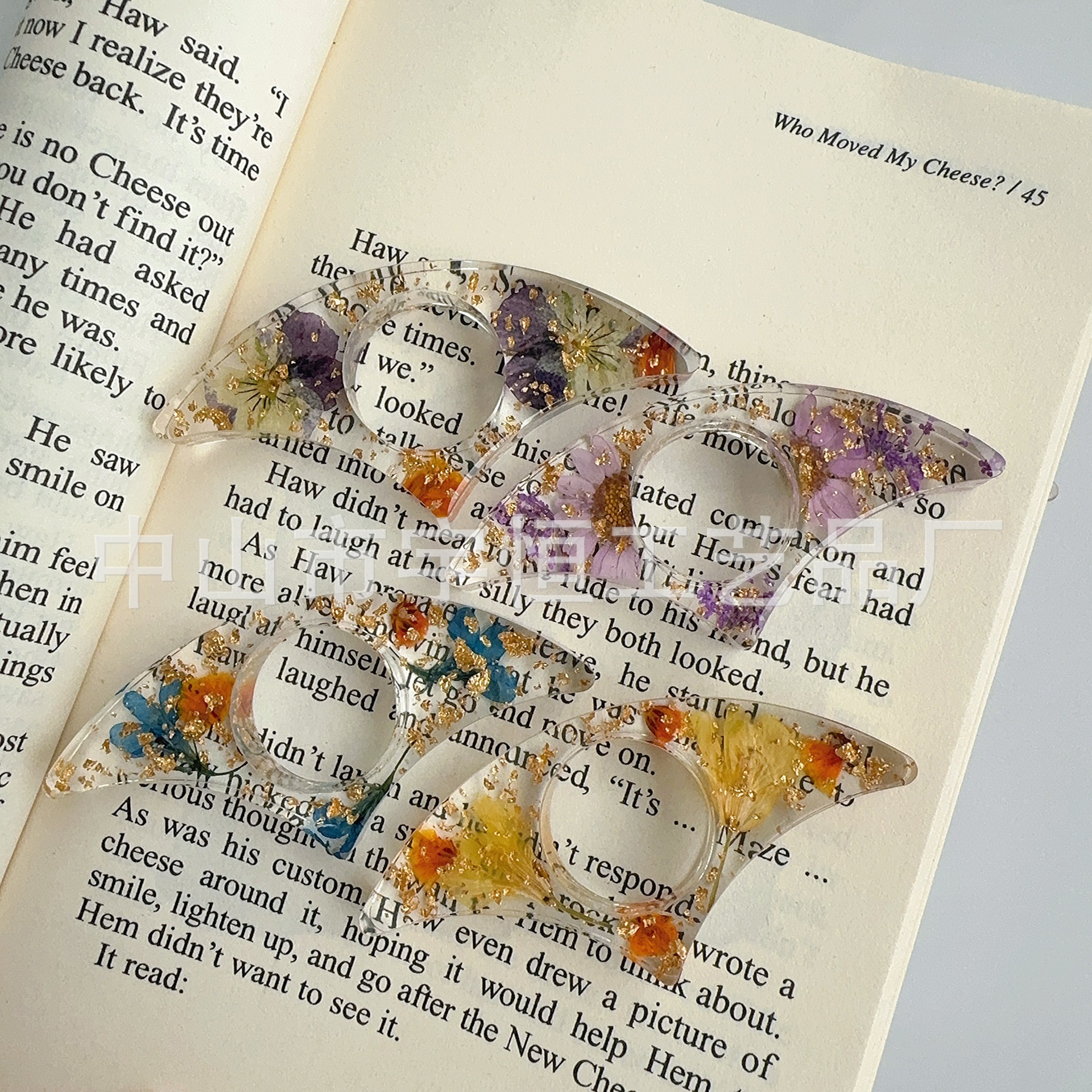 Cross-Border New December Book Press Creative Book Support Real Flower Glue Reading Aid Rose Resin Book Support