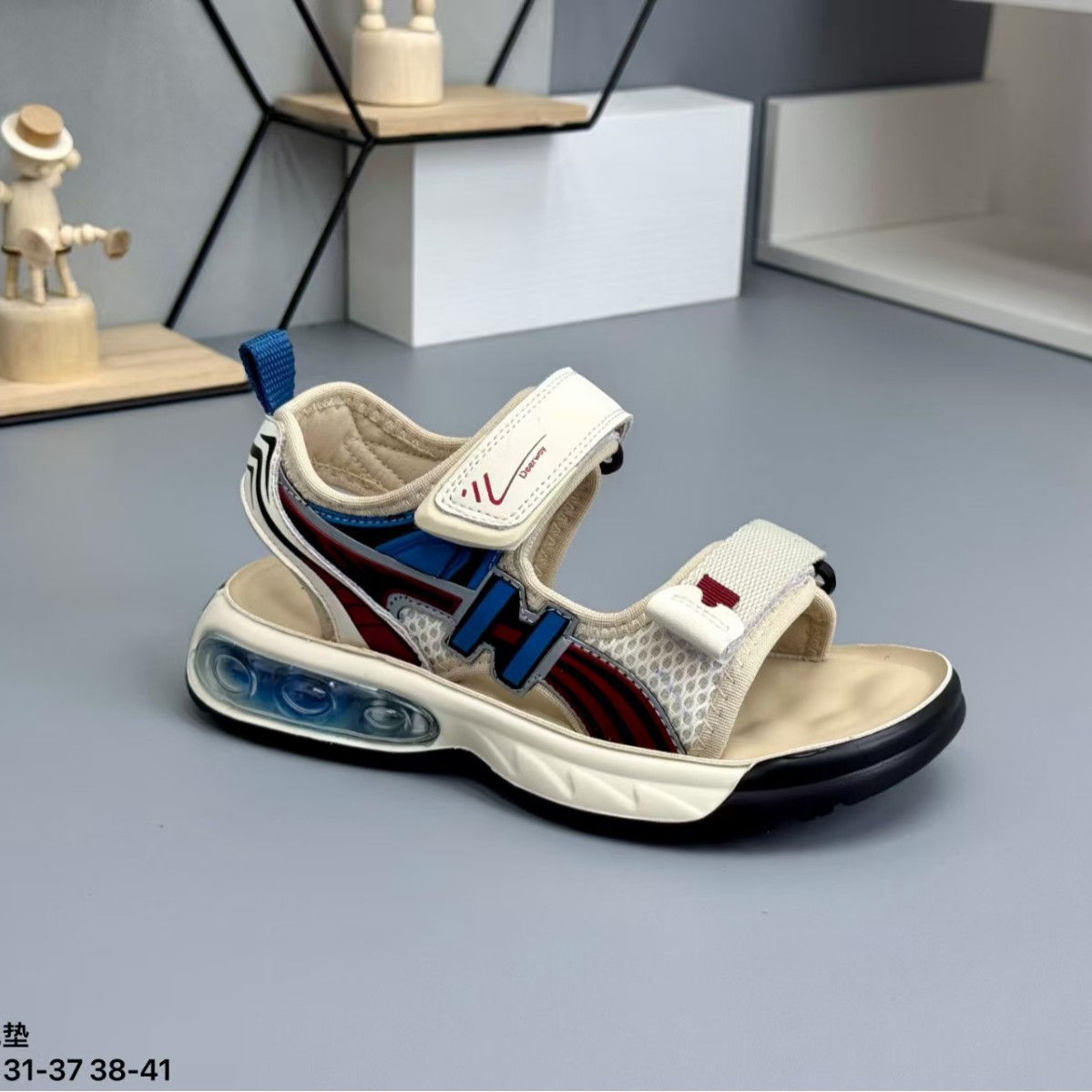 Delhui 2025 children's sandals summer new leisure primary school students soft bottom beach boys sandals wholesale 9926