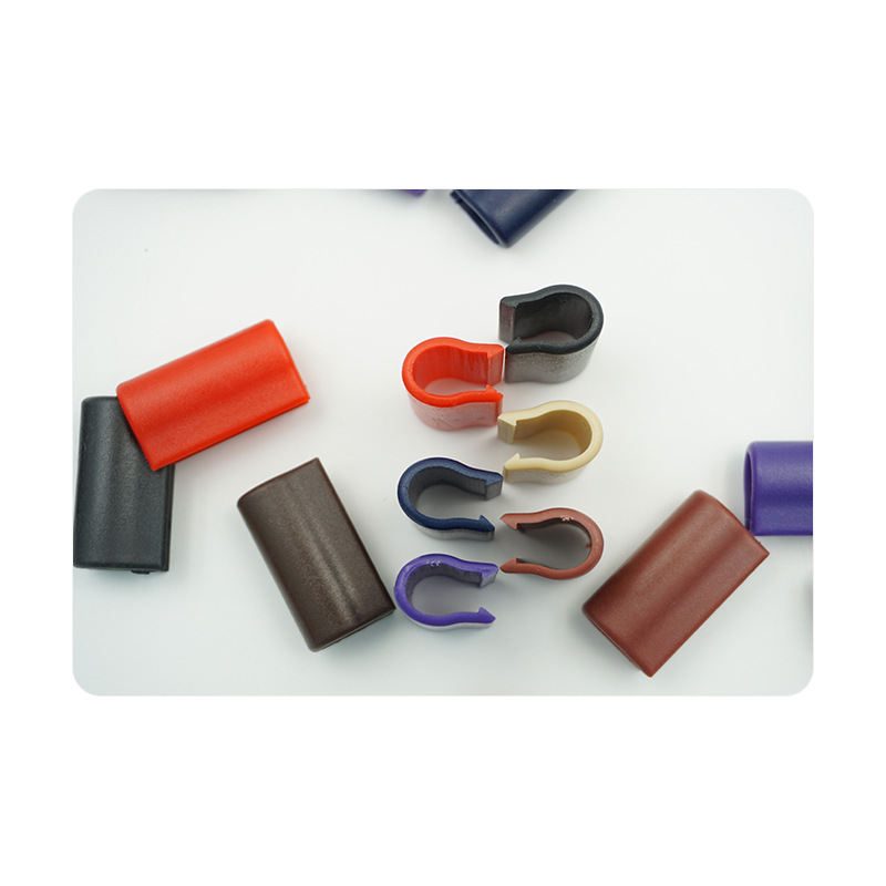 Car interior supplies foot pad connector round plastic connector fully surrounded foot pad side edge covered universal buckle foot pad