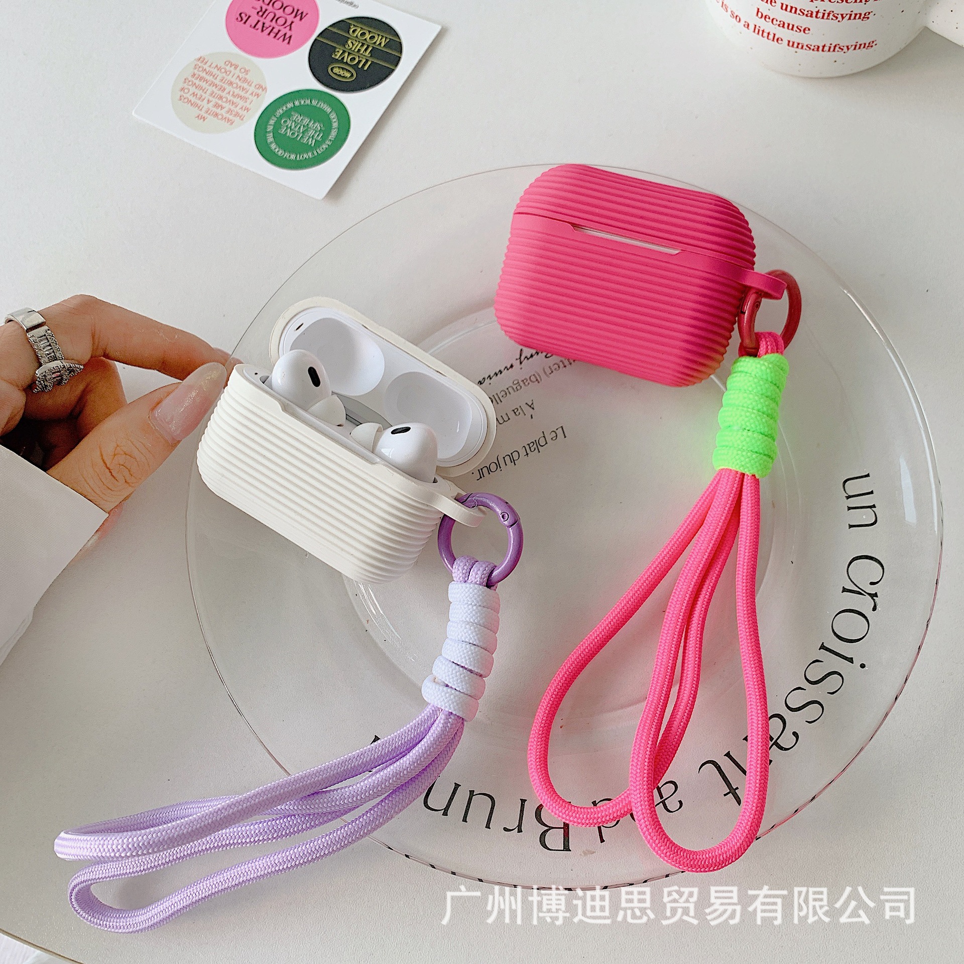 New Apple earphone case soft silicone with hand rope airpods earphone case silicone portable hand rope skin feeling soft case