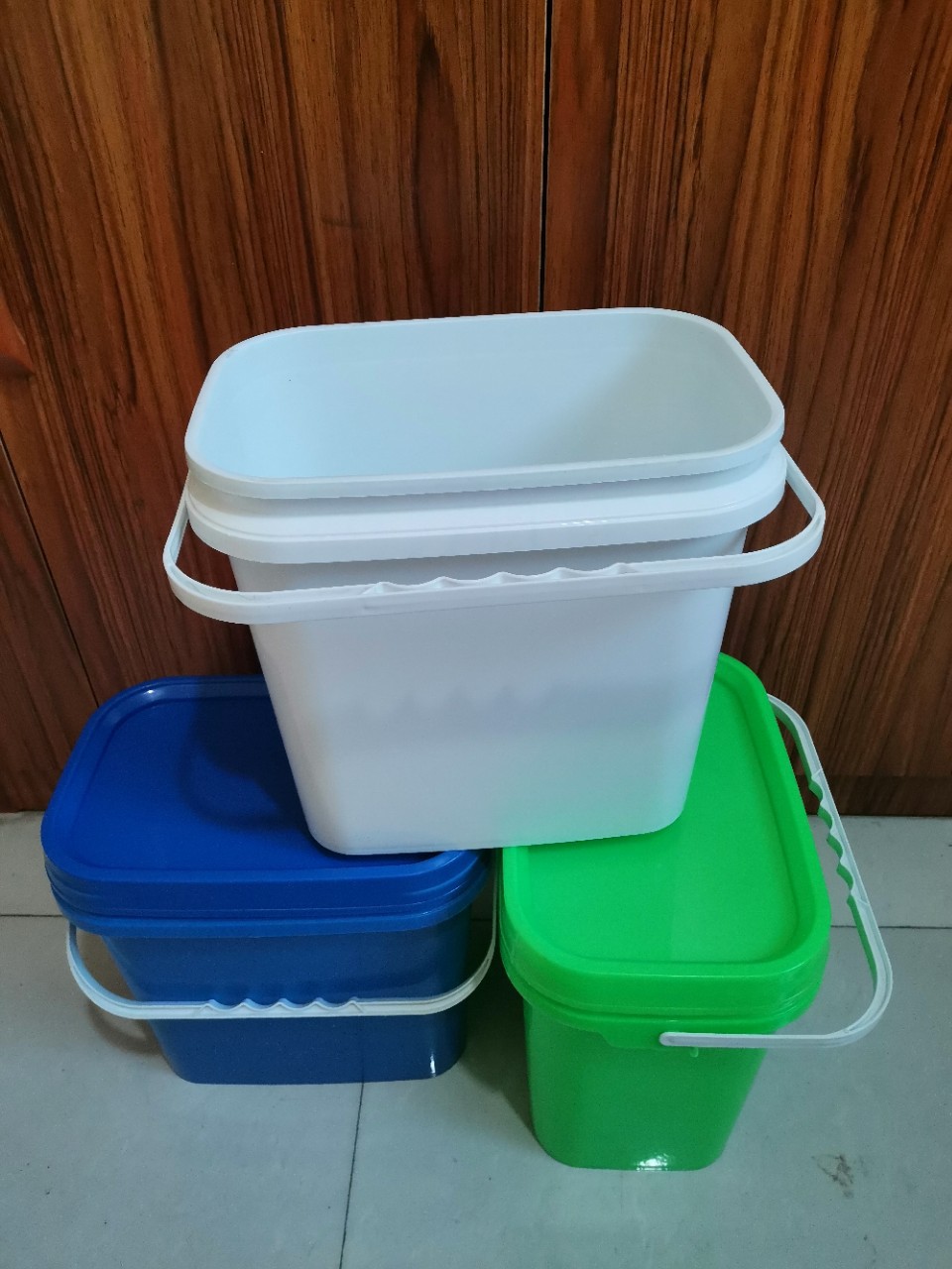 Manufacturer Produces and Processes Printed Various Air Compressor Screw Oil Plastic Barrels, Paint Barrels, Veterinary Medicine Barrels and Chemical Barrels