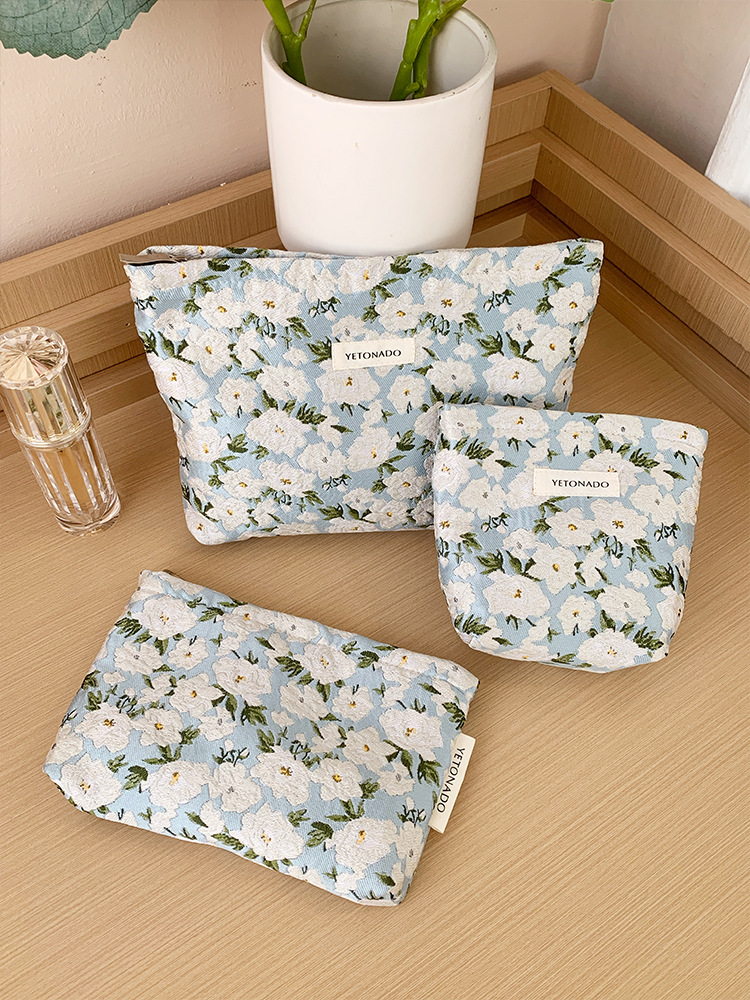 New Women's Cosmetic Bag Large Capacity Original Niche Design Elegant Jacquard Clutch Retro Portable Storage Bag