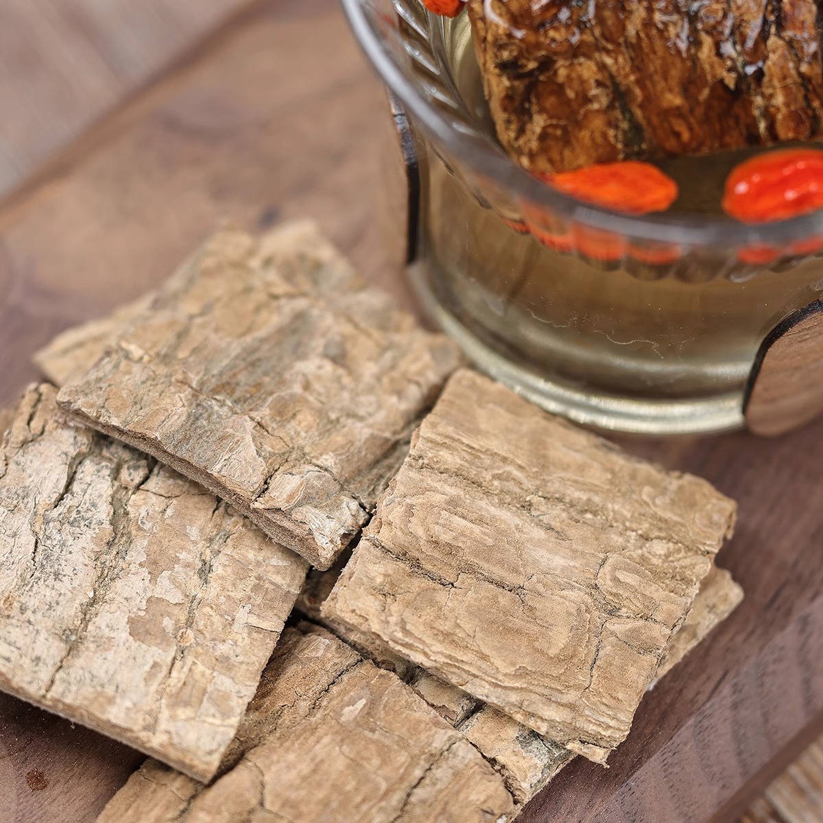 Eucommia Chinese Herbal Medicine 500g Genuine Eucommia Bark Efficacy and Medicinal Bark Wild Tea Soaked in Wine Salt Fried Eucommia