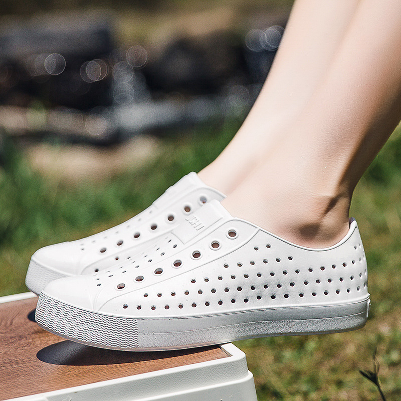 Bambootune Crocs Men's Baotou Sandals Wading Beach Hollow Shoes Summer Breathable Non-Slip Korean Version Wholesale