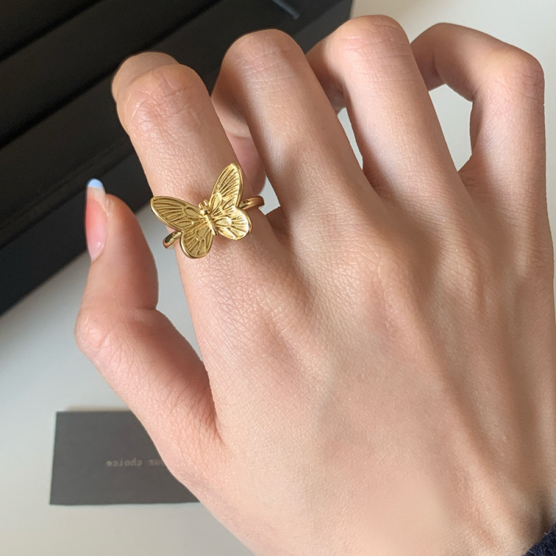 Повседневный элегантный, матовый, высококлассный металлический открытый кольцо в форме бабочки, нишевый дизайн, модные и персонализированные повседневные аксессуары
