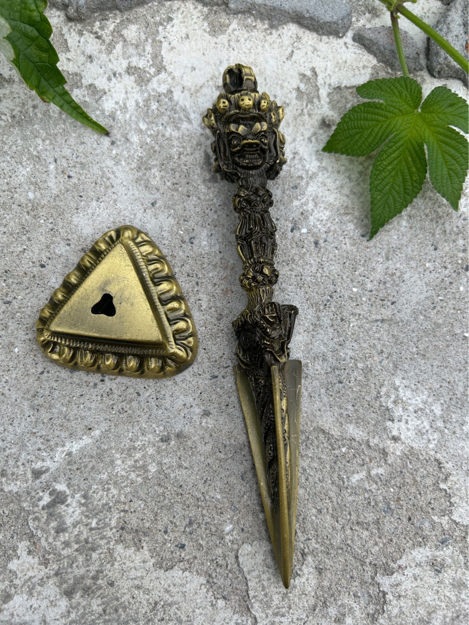 Xizang Tantra Ruth Diamond Pestle Ornaments Puba King Kong Prong Magic Pestle Instrument Copper Alloy Belt Base Height 17cm