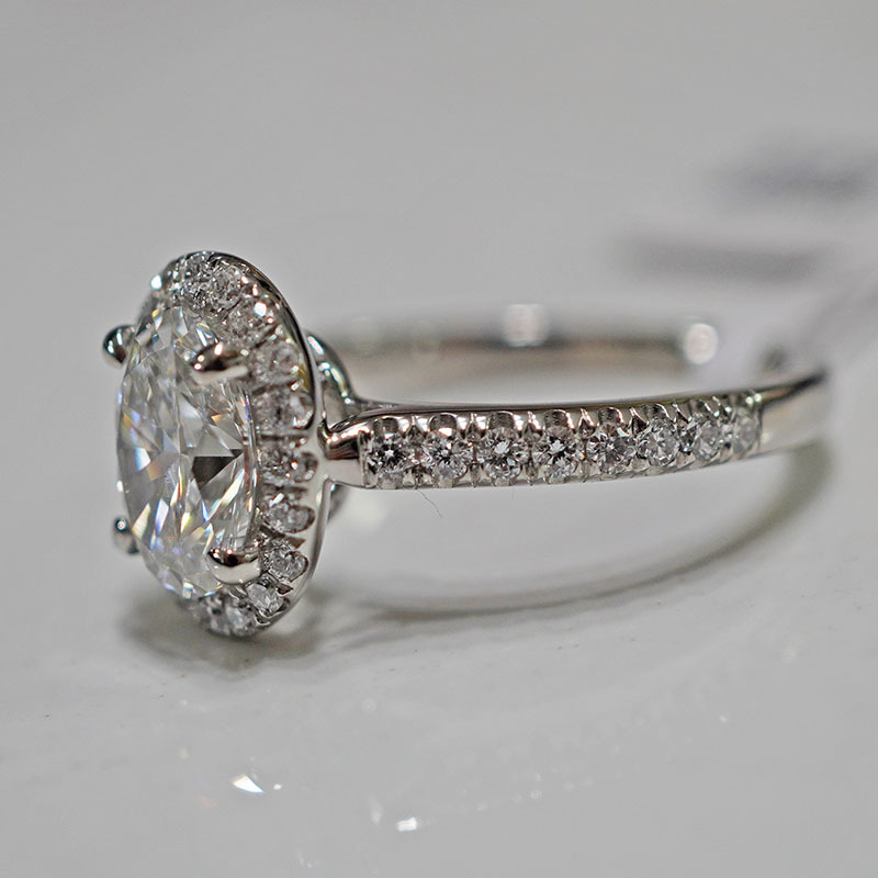 Pt950 Platinum Cultivated Diamond Ring for Women, Oval Shape, Accessible Luxury Style, Shining Like Stars, Wedding Proposal