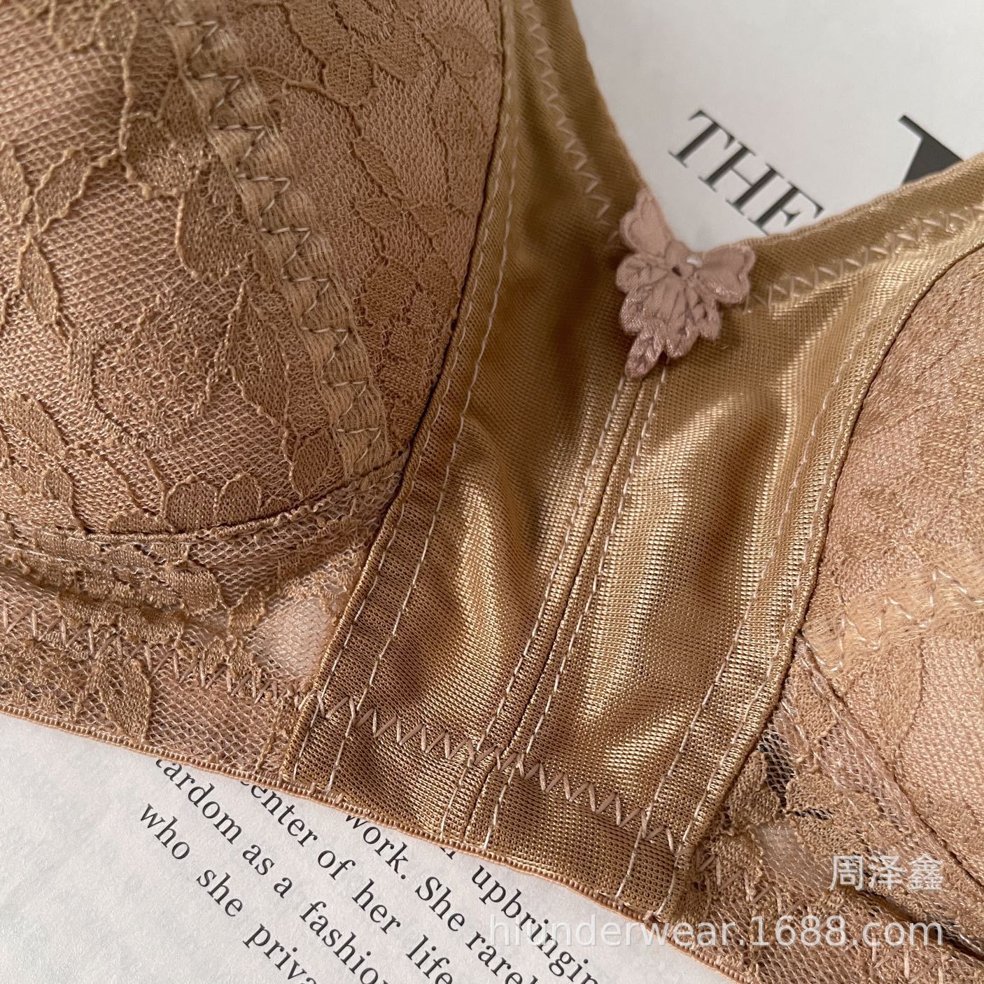 Factory direct new no steel ring underwear lace design after 3-breasted mother large cup thin cup bra wholesale