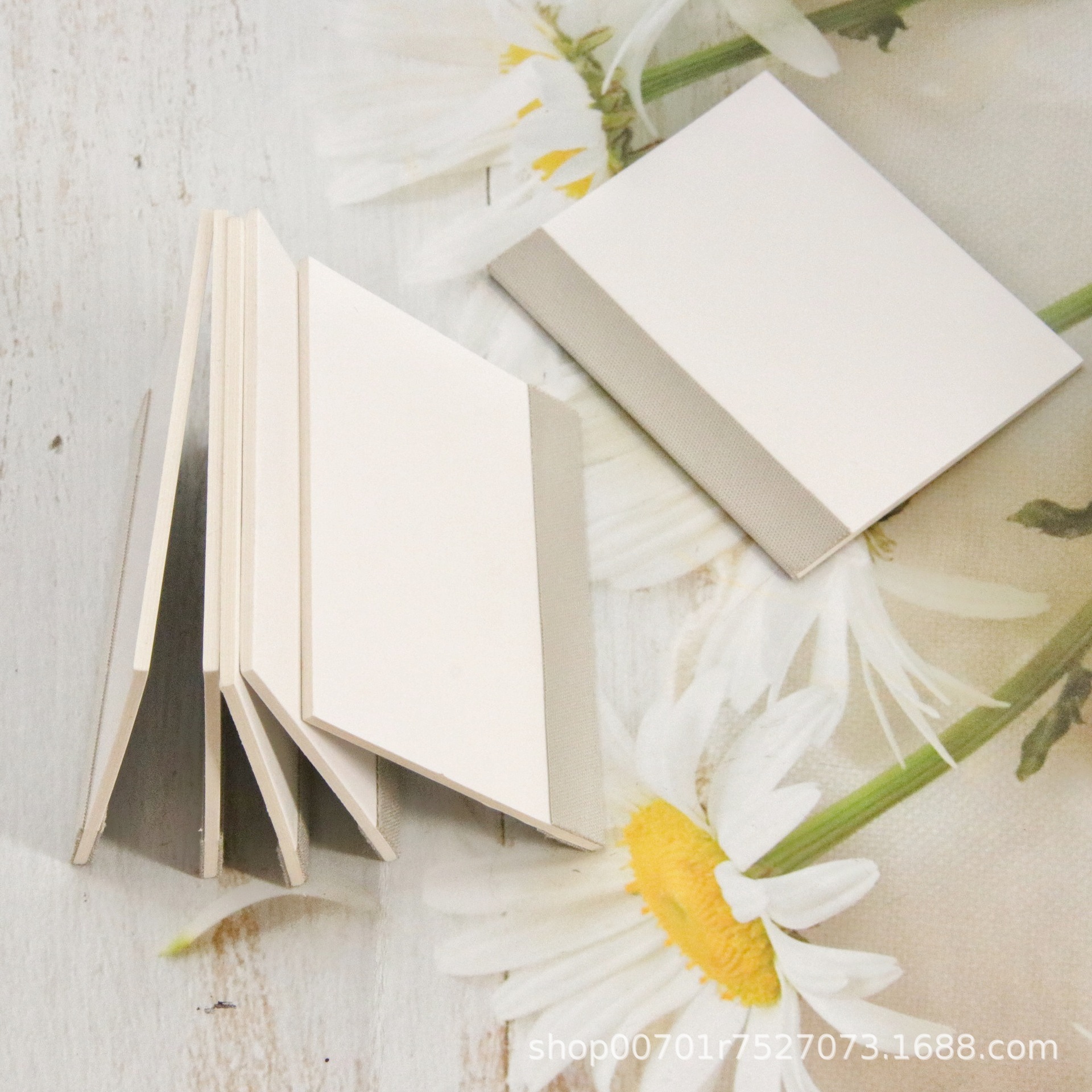 Simple, Lightweight and Portable Mobile Phone Cleaning Tool, Easy to Operate and Available for Wholesale