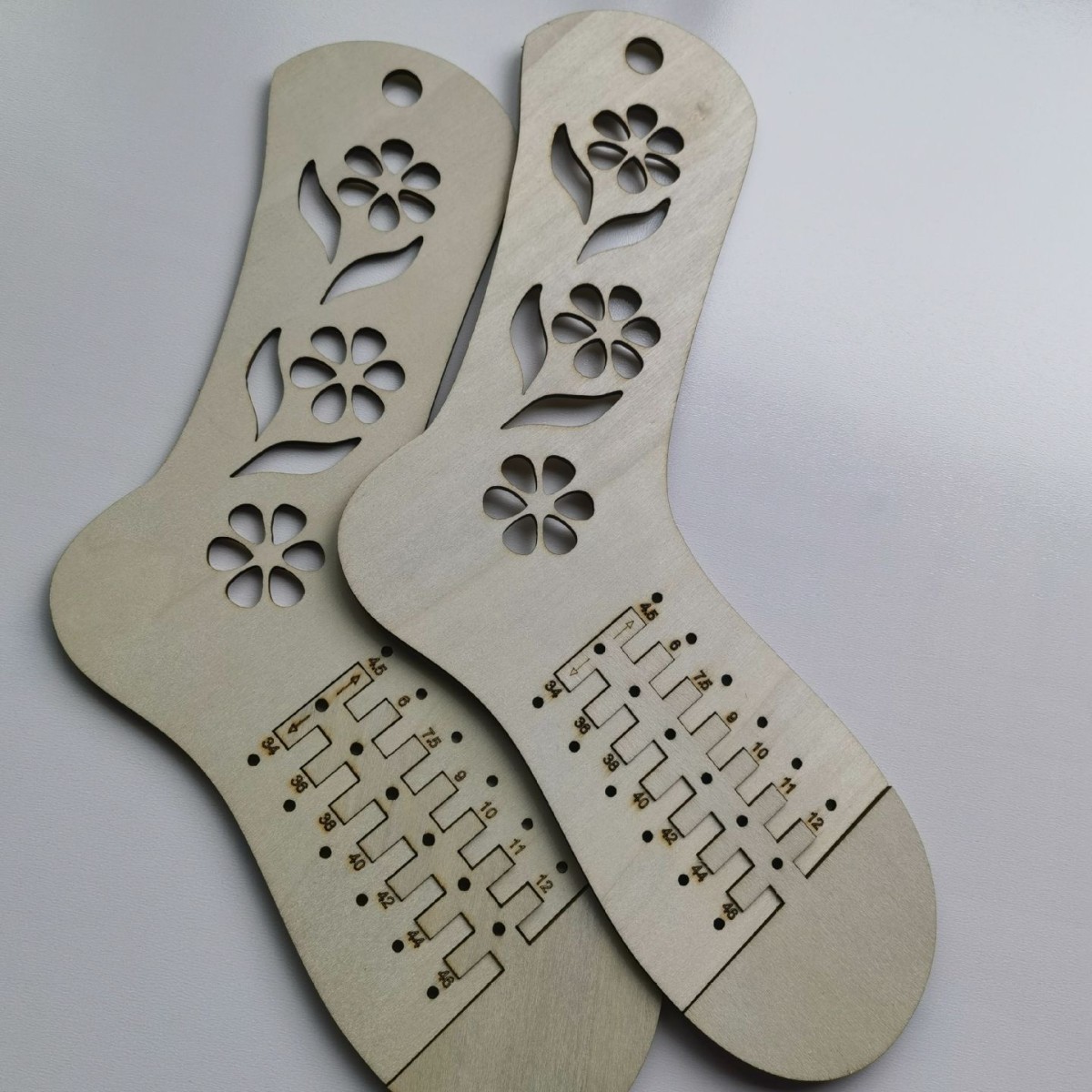 Cross-Border New Product DIY Knitted Socks Wooden Model Wooden Telescopic Knitted Socks Display Model Sock Pendant