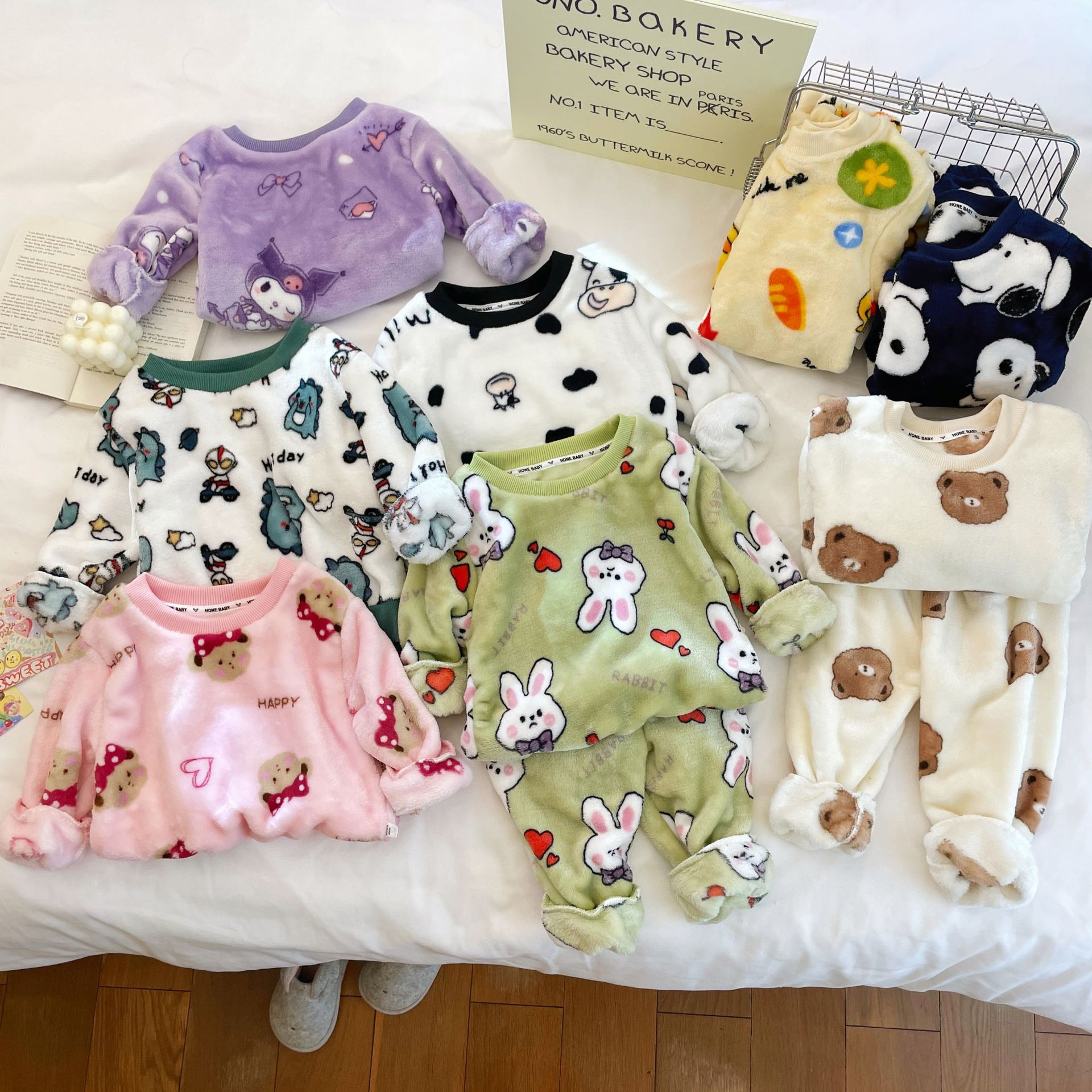 Children's Flannel Pajamas for Boys and Girls Coral Velvet Medium and Large Kidsren Cartoon Round Neck Home Clothes Fleece-lined Thickeneded Set