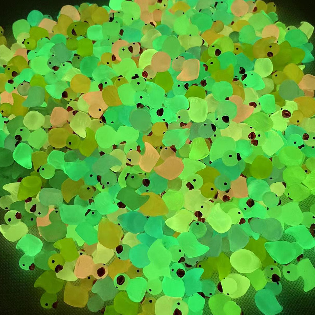 Cross-border resin luminous little duck diy jewelry hair accessories mini car creative micro landscape ornaments