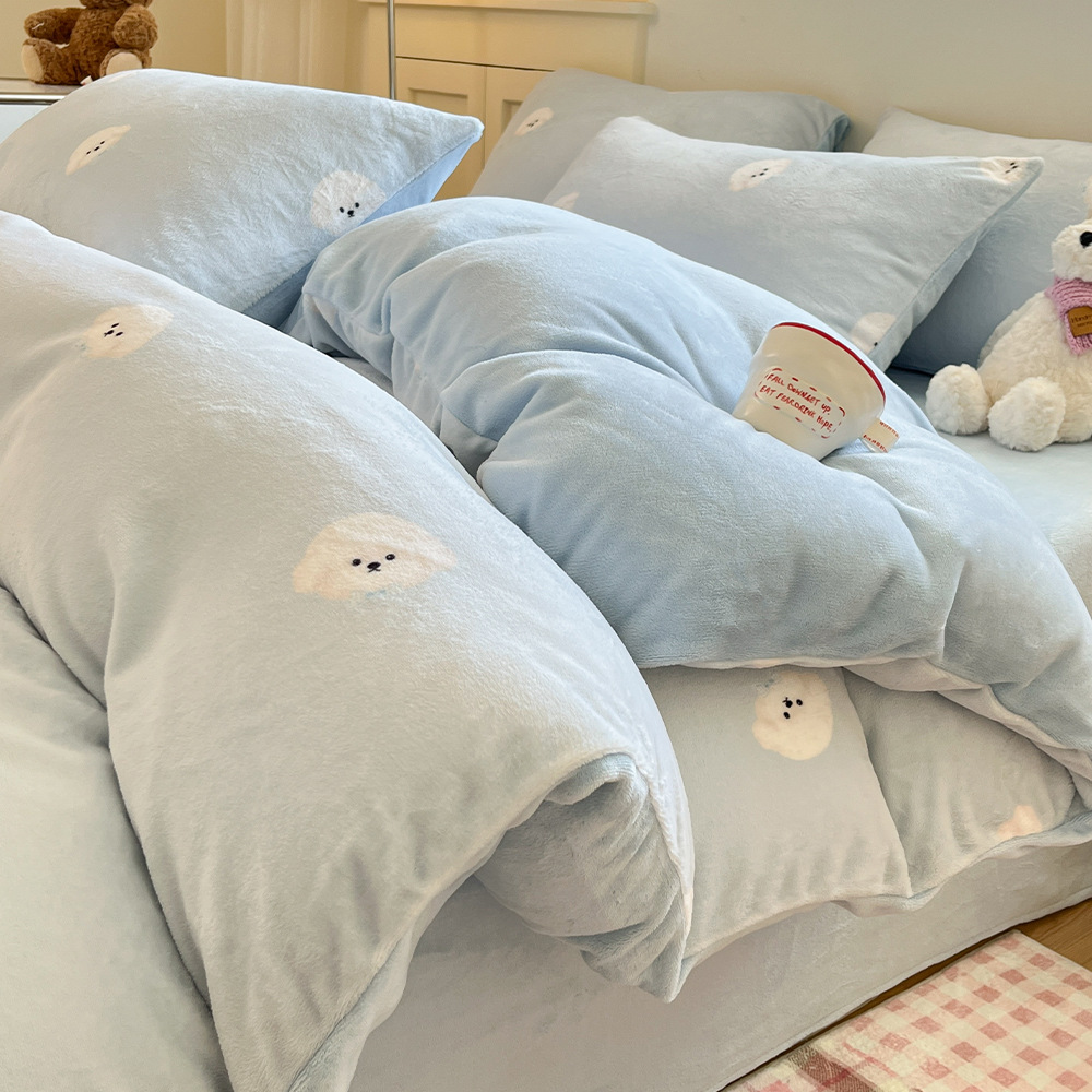 Комплект из четырех предметов Milk Velvet, утолщенные коралловые велюровые простыни, наволочка, трехпредметный комплект постельного белья Nantong, зимняя велюровая наволочка