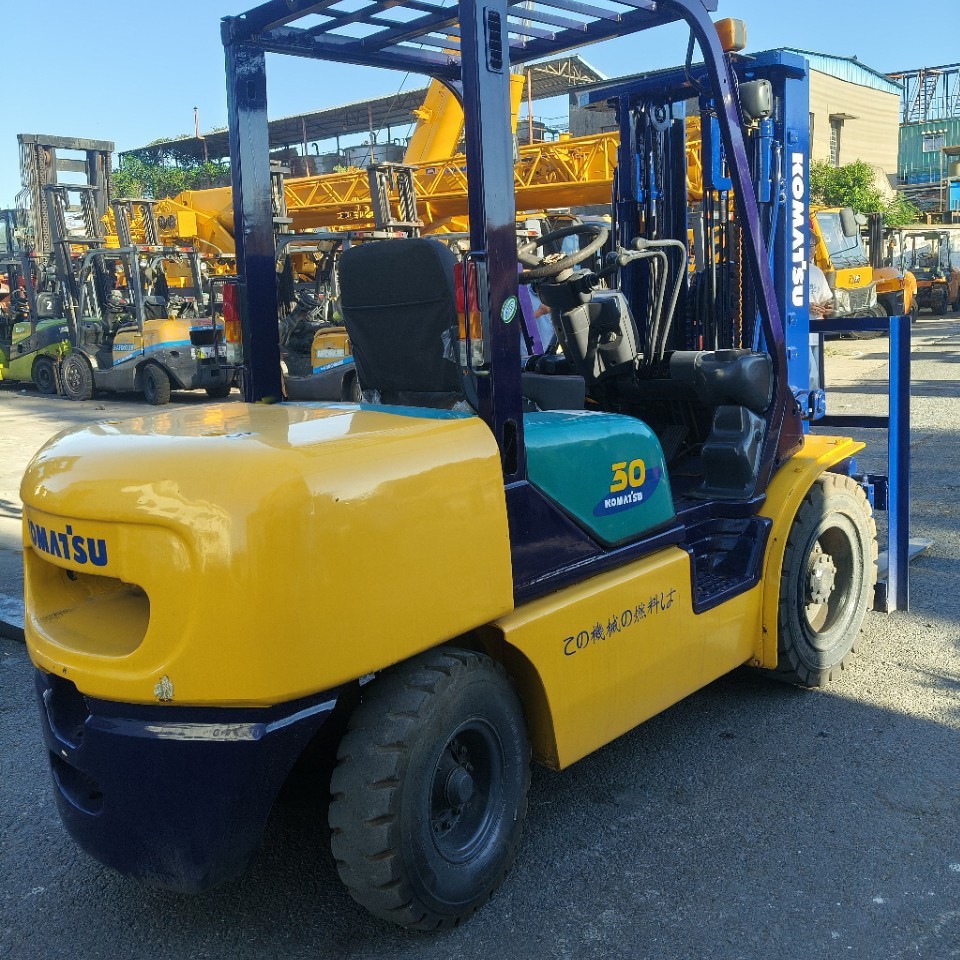 Original Sale of Used Komatsu 3-Ton Diesel Forklift Automatic Transmission High-Quality Foreign Trade Export Forklift