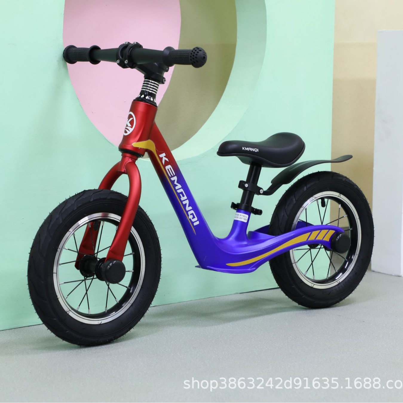 Производители предлагают оптовую продажу детских балансировочных автомобилей без педалей, популярные скользящие велосипеды