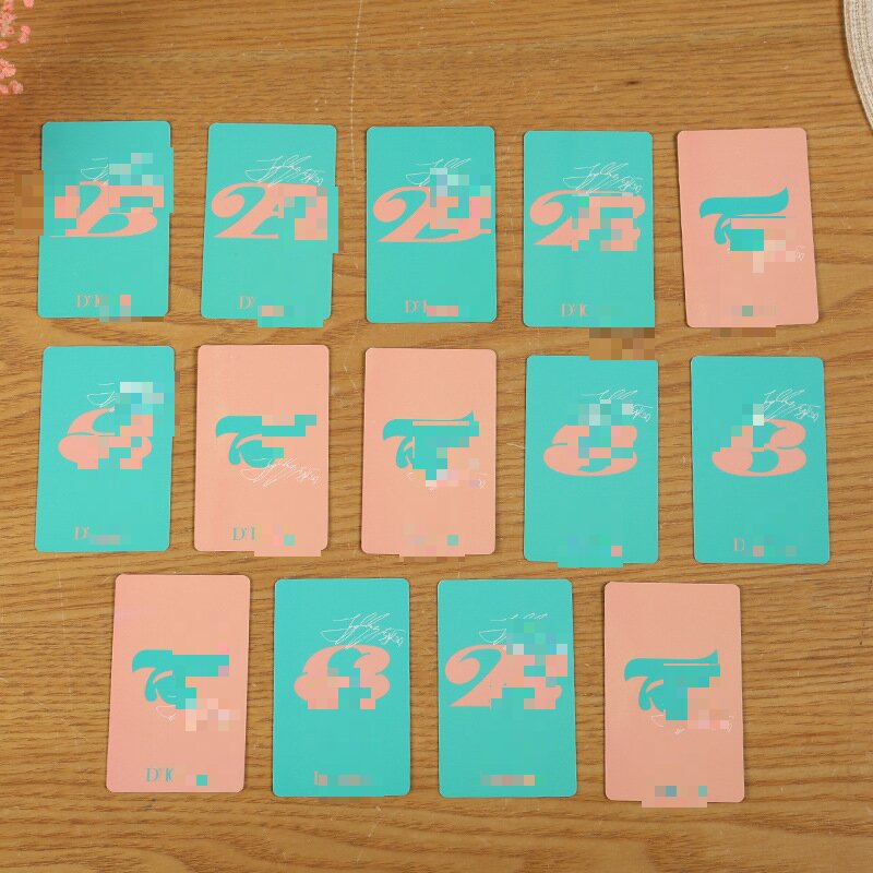 100 Photocards of the Same Style from the Junior Group D (Clearance Price for More Than 1000 Sets)