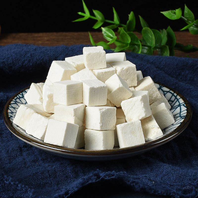 New Arrival Poria Chinese Medicinal Materials Yunling White Poria Diced Unsmoked Sulfur Grindable Powder Quality Assurance Wholesale Large Favorably