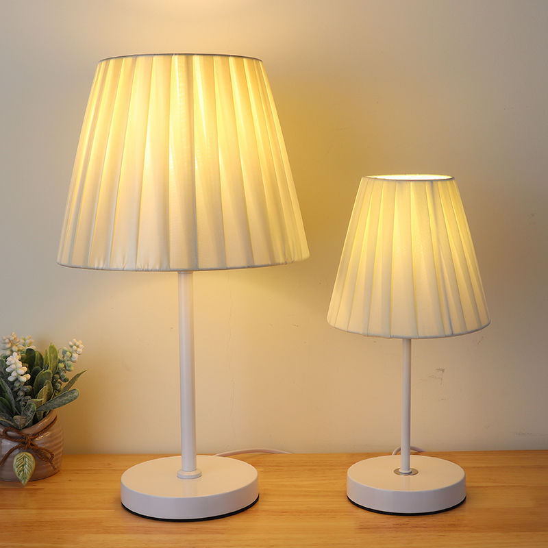 Bedroom Bedside Lamp Net Red Light Girl's Heart Nordic Retro Table Lamp Decoration ins Girl's High-value Nightlight