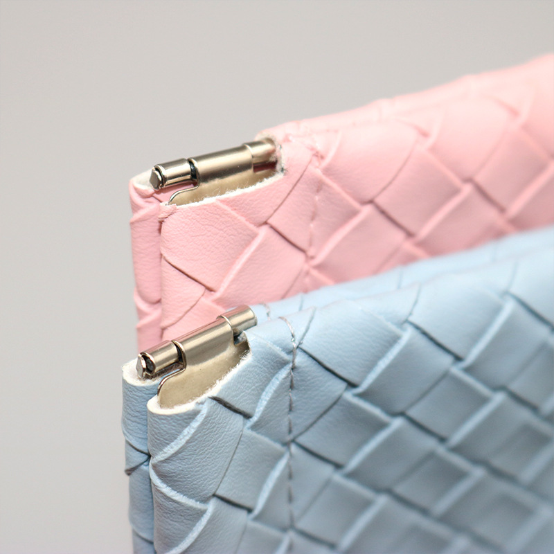 Factory wholesale automatic closing shrapnel bag coin purse Bluetooth headset data cable storage bag cosmetic bag mouth red envelope