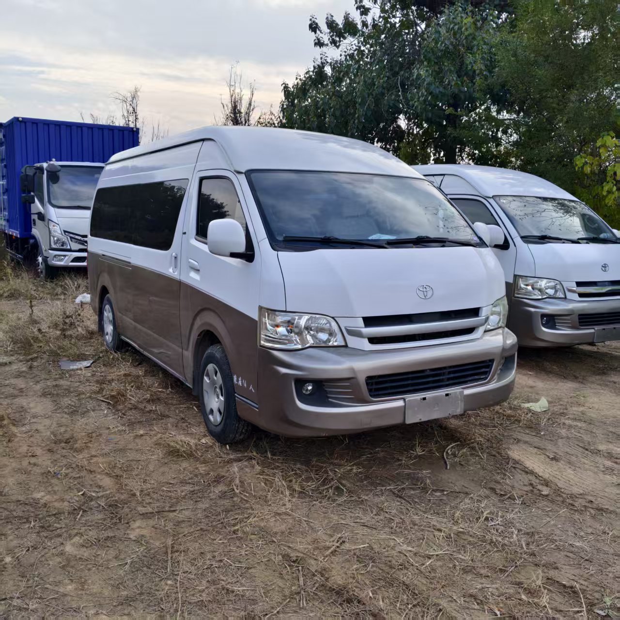 Экспорт микроавтобуса Toyota Hiace на 14 мест, микроавтобус Coaster на 19-23 места