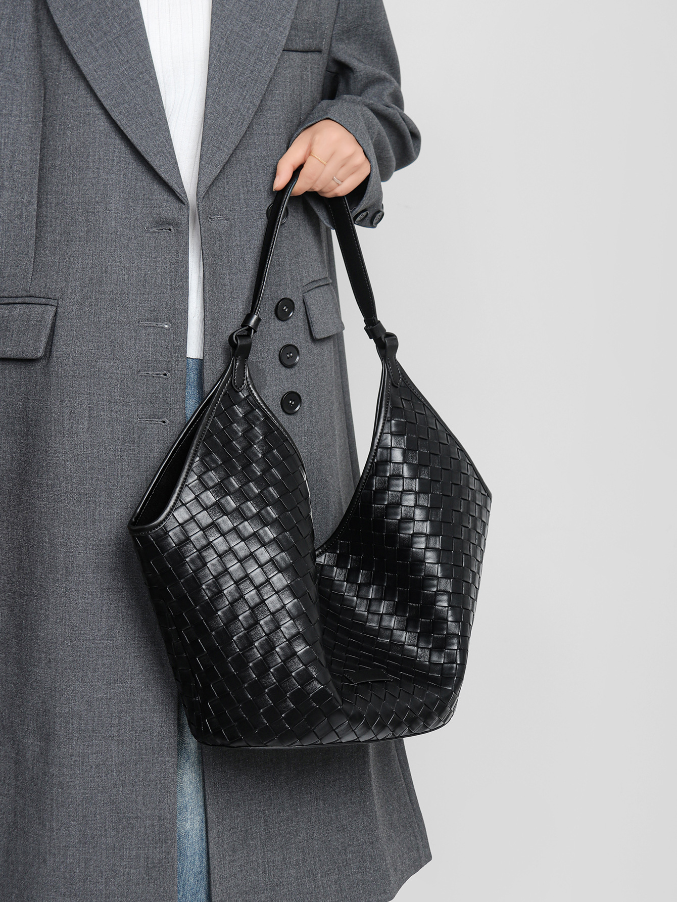 Genuine Leather Large-Capacity Bag for Women 2025 New Bags Fashionable Cowhide Woven Pattern Women's Class Commuter Bag