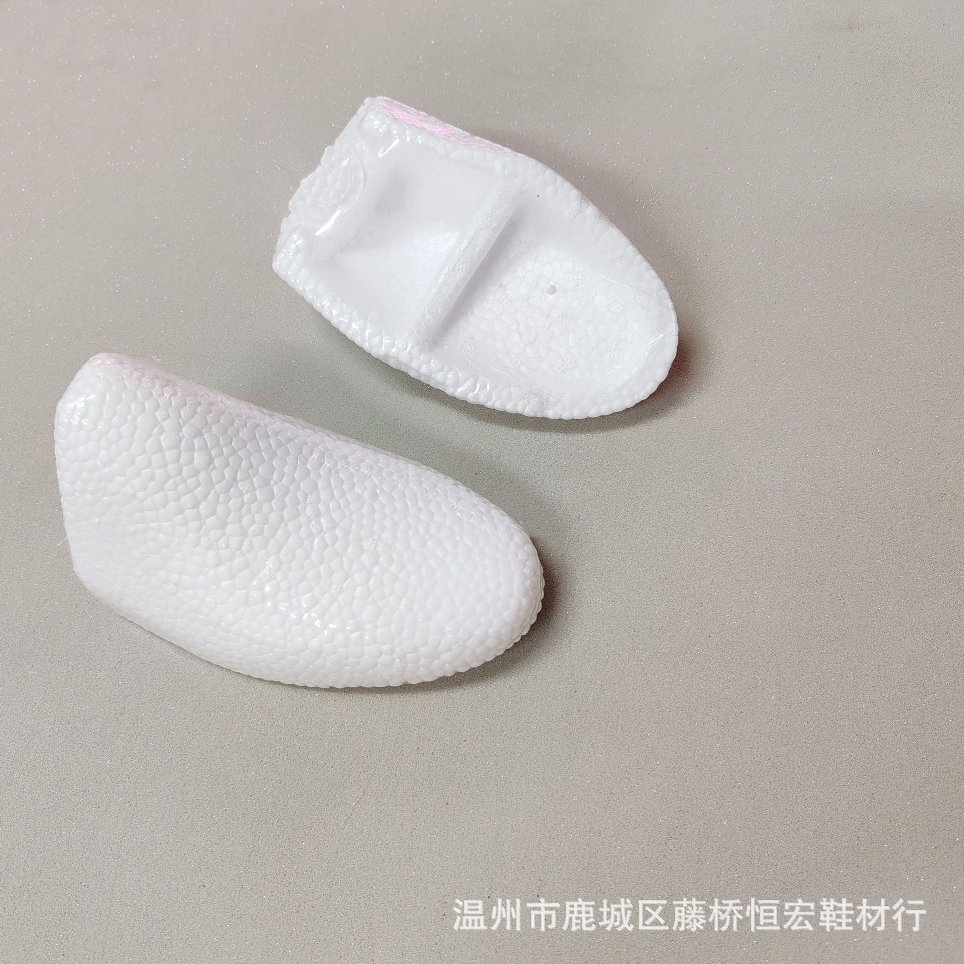 Manufacturer Wholesale Ready-Made Men's Shoe Shaping Foam Shoe Stretcher Casual Sports Business Leather Shoes Universal Shoe Support