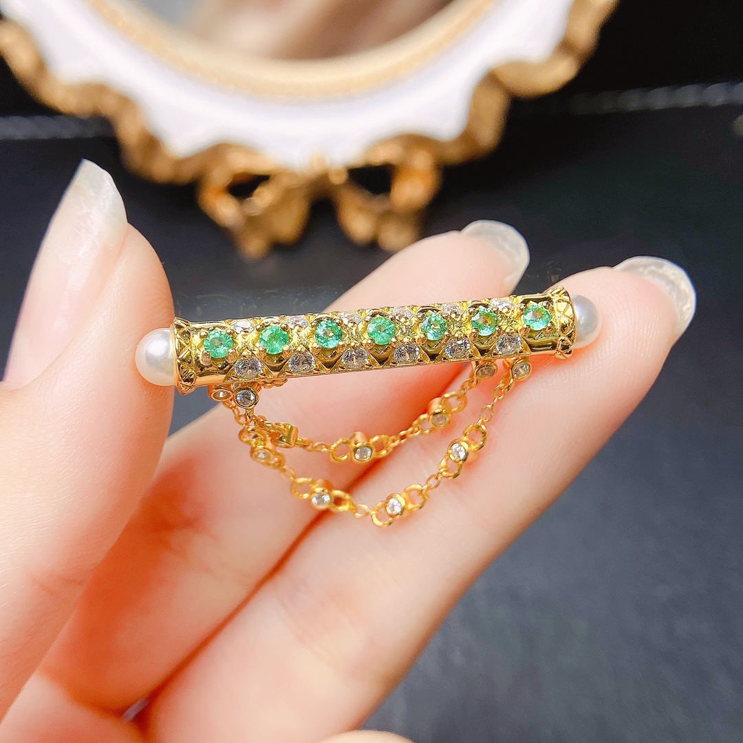 Factory Wholesale Popular Natural Emerald Brooch S925 Silver Inlaid Main Stone 2*2 Hot Selling European and American Dropshipping