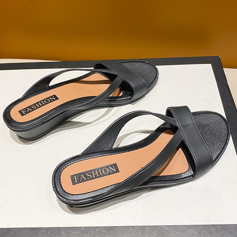 Wedge Sandals and Slippers Casual Fashion Women's Summer Simple Cyber Popular Beach Slippers Outer Wear Mid-heel Non-slip Height-increasing Plastic