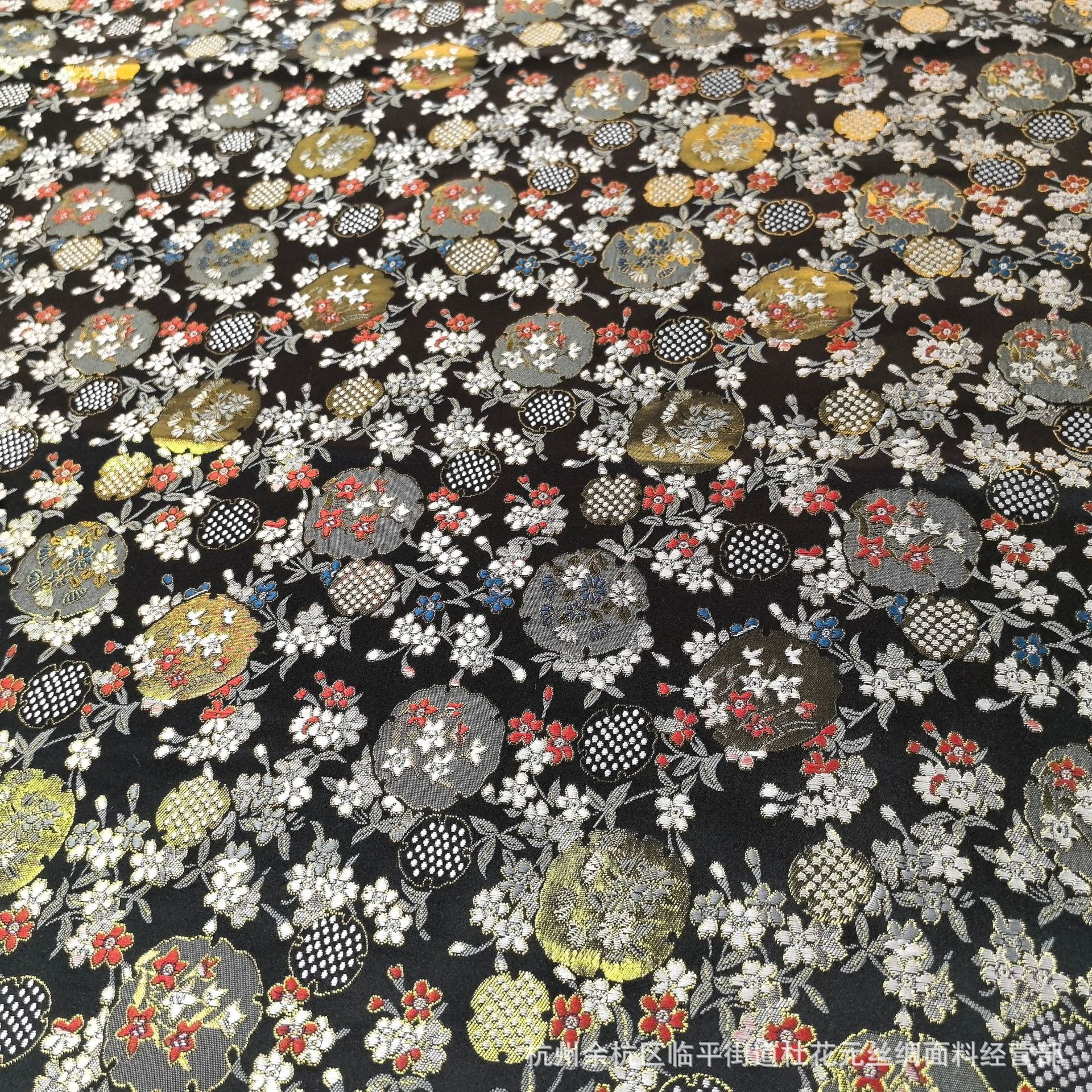 150 door-width Japanese style red bamboo flower cheongsam Tang suit fabric imitation brocade children's clothing fabric satin woven