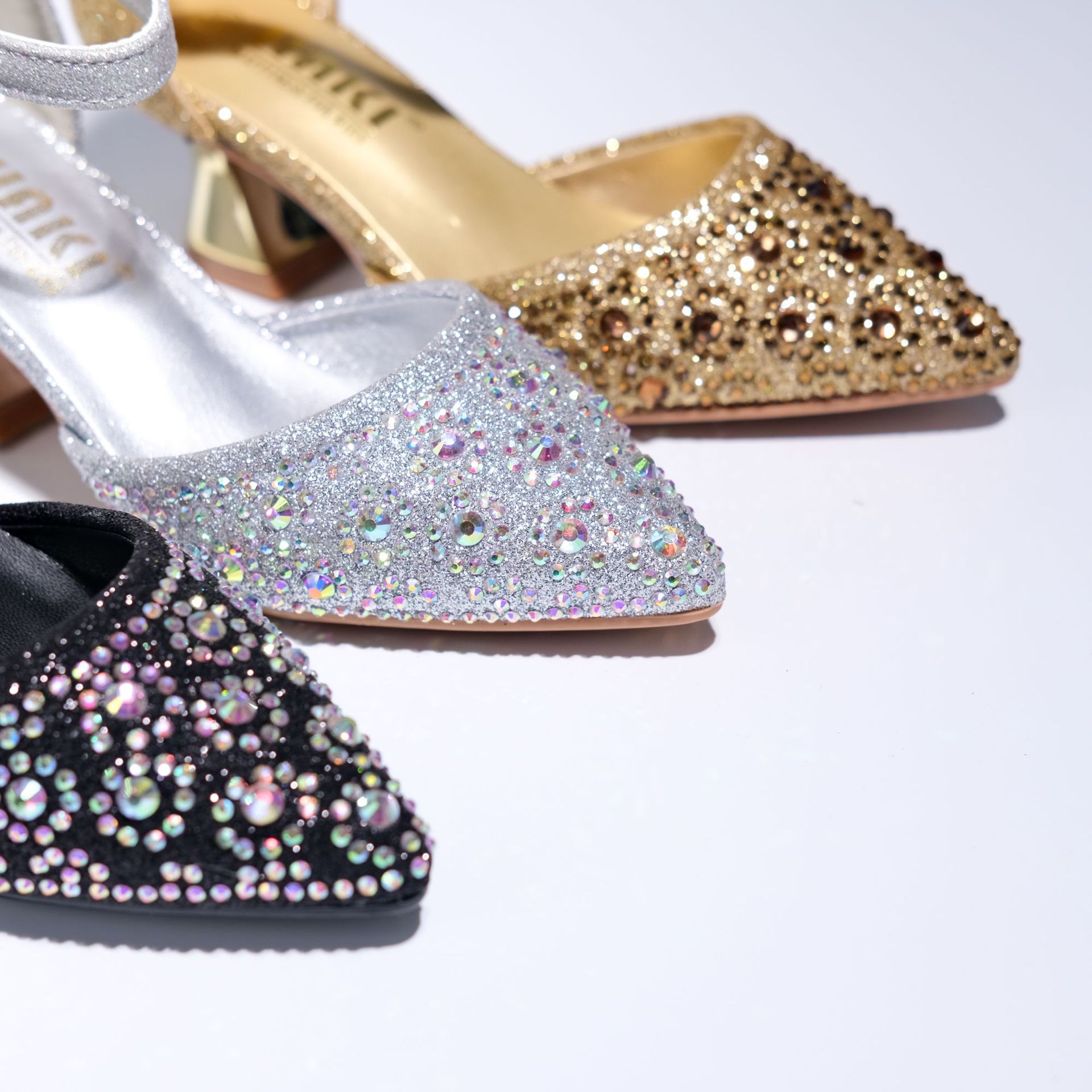 2025 New Export Sweet High-Heeled Shoes Thick Heel Shallow Mouth Pointed Toe Hollow One-Line Sandals with Shiny Rhinestones for Women