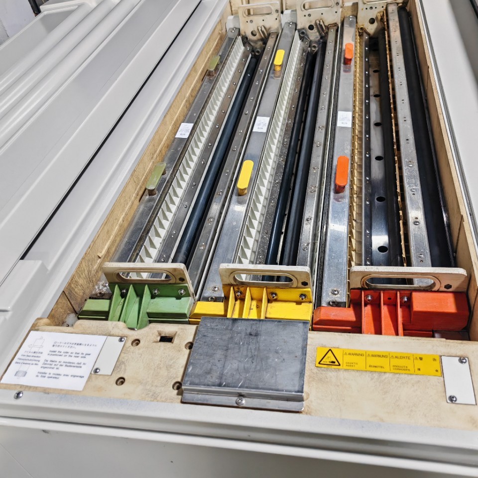 Photo Typesetting Machine, Light Painting Machine, Ctp Direct Plate Making Machine, Mesh Screen Knife God 6120