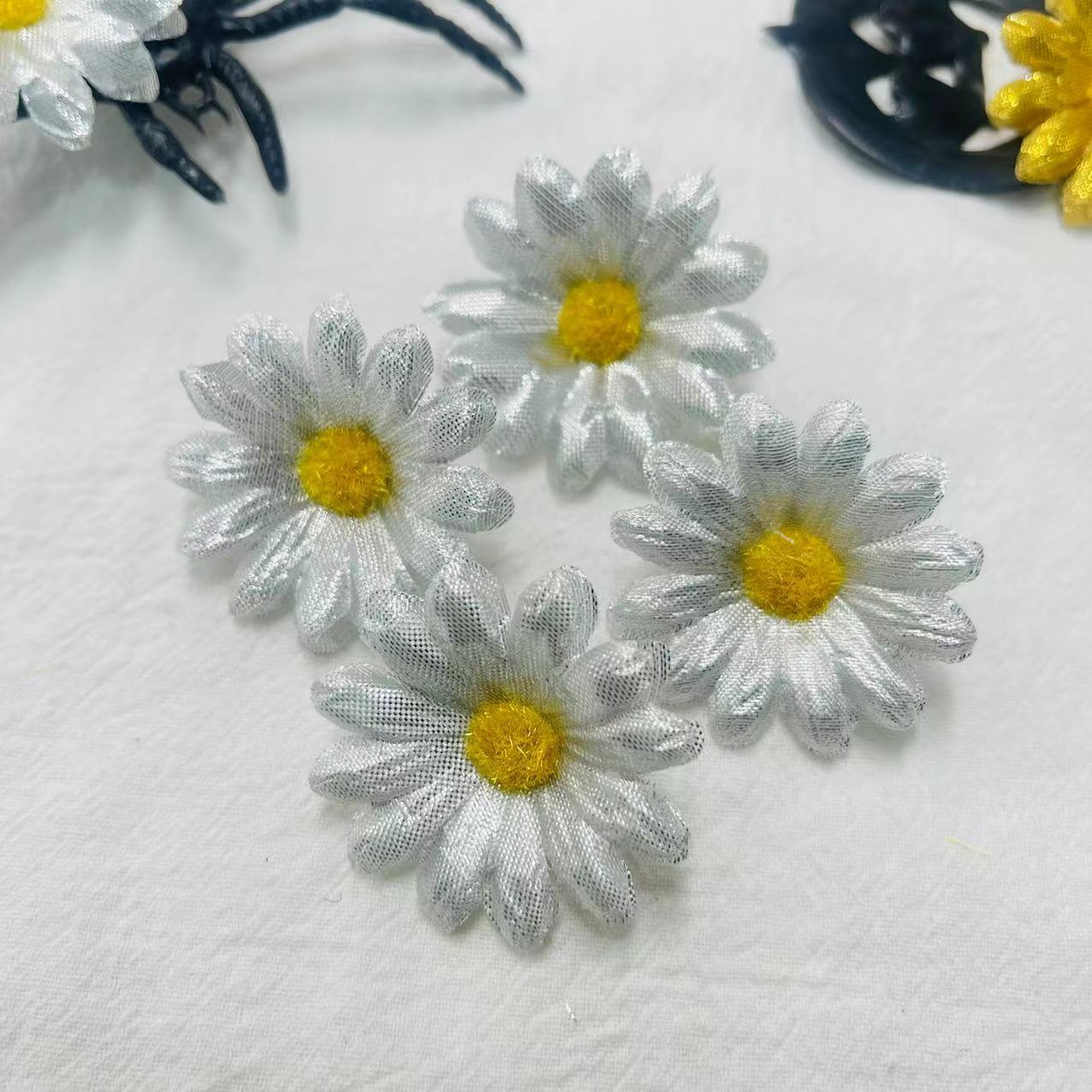 Factory direct 4cm black gold and silver small daisy 12 leaves 2 layers sunflower small sunflower cross-border hot sunny flowers