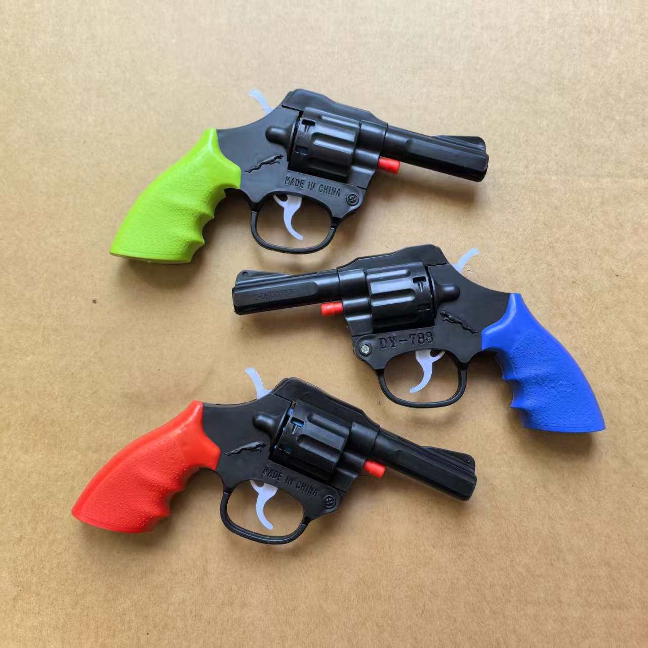 Plastic 39.4kg Classic Nostalgic Children's Toy from the'80S, Retro Toy for Street Stalls