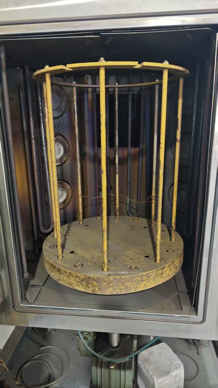 Инструменты Дальнего Востока Пластифицированные функциональные покрытия Для деталей штампов ПВД обработка Новая машина 2 миллиона Теперь только 300 тысяч